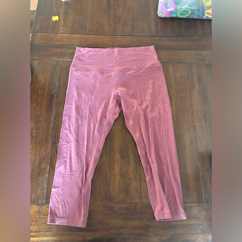Cropped Lululemon mauve leggings
